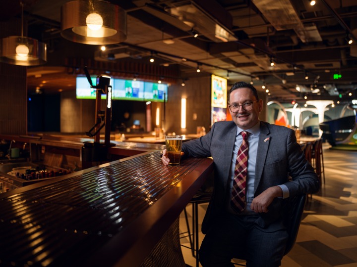 英国首相今起拜访上海：外滩钟声准时鸣响，期待下其中英黄金时代 ...