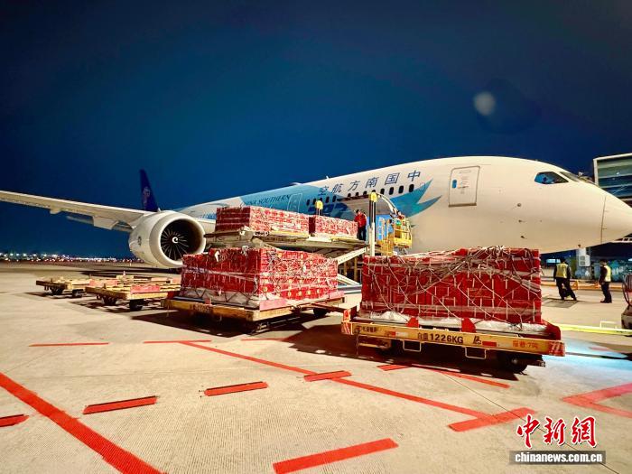 节前广州生鲜出口断续升温 航空物流护航“洋年货”