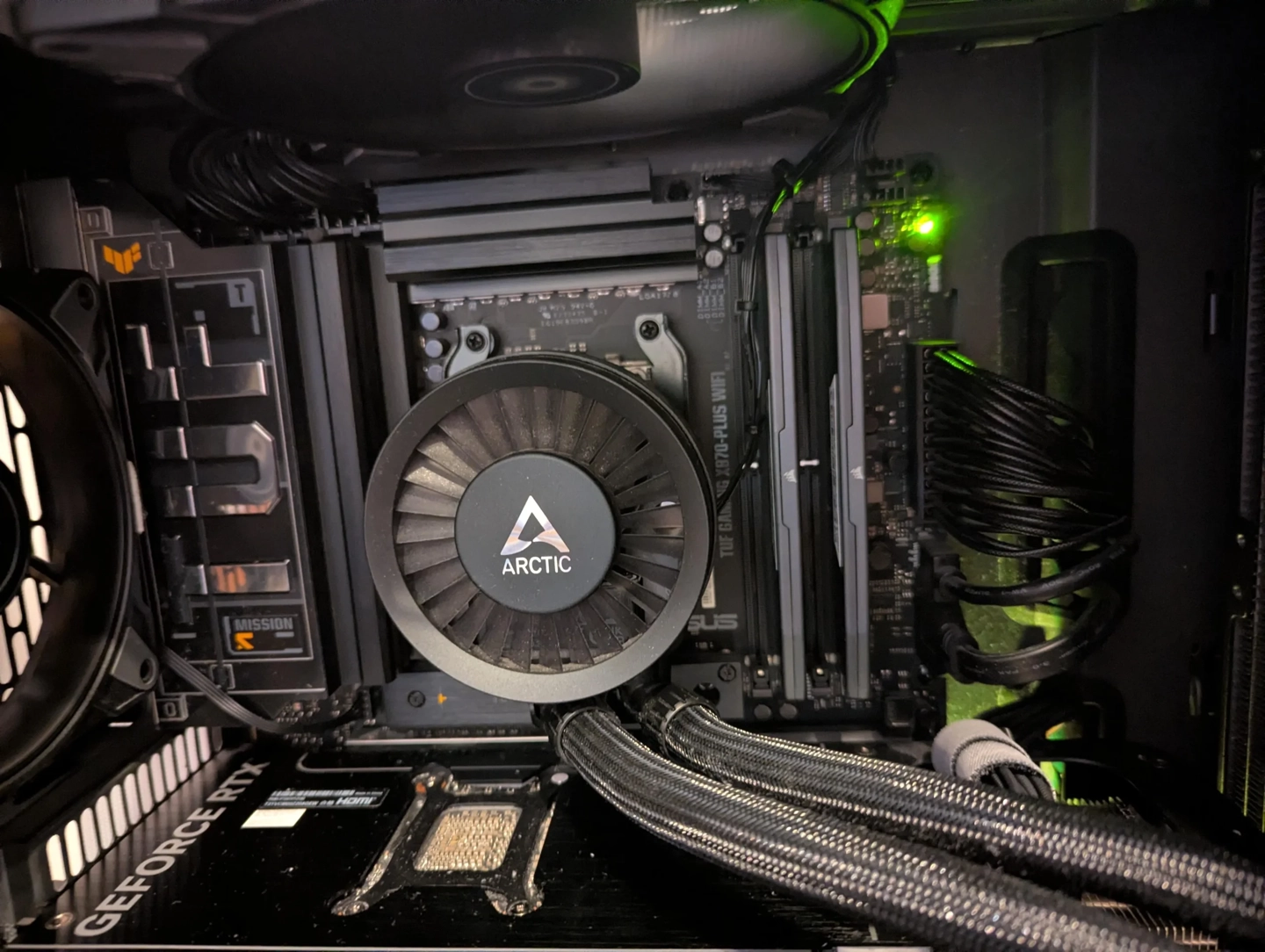 华硕主板再现 R7 9800X3D 错误案例：未经手动超频，低负载留宿后发觉电脑死机 ...