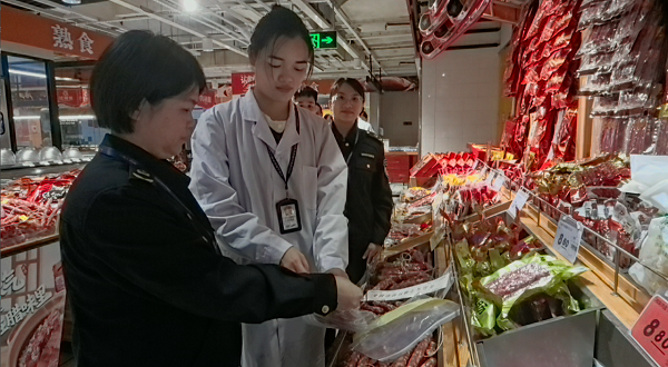 “你点我检”查年货 食安禁锢迎新春——北海市市场禁锢局发展年货节“你点我检”专项 ..