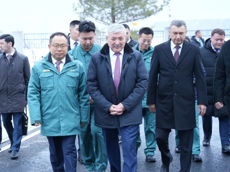 吉尔吉斯斯坦与塔吉克斯坦两国总理独特查考军信股分比什凯克项目 ...