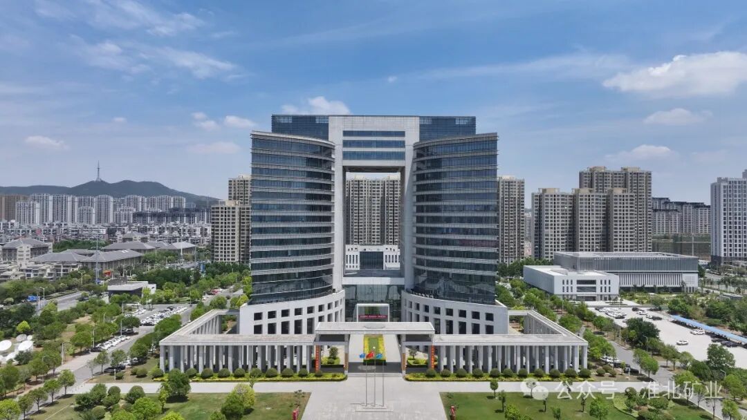 孙方拜望慰问春节期间服从岗亭干部职工