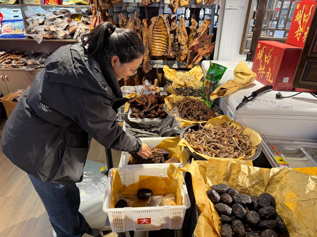 新春走下层丨一条路如何改写一座城