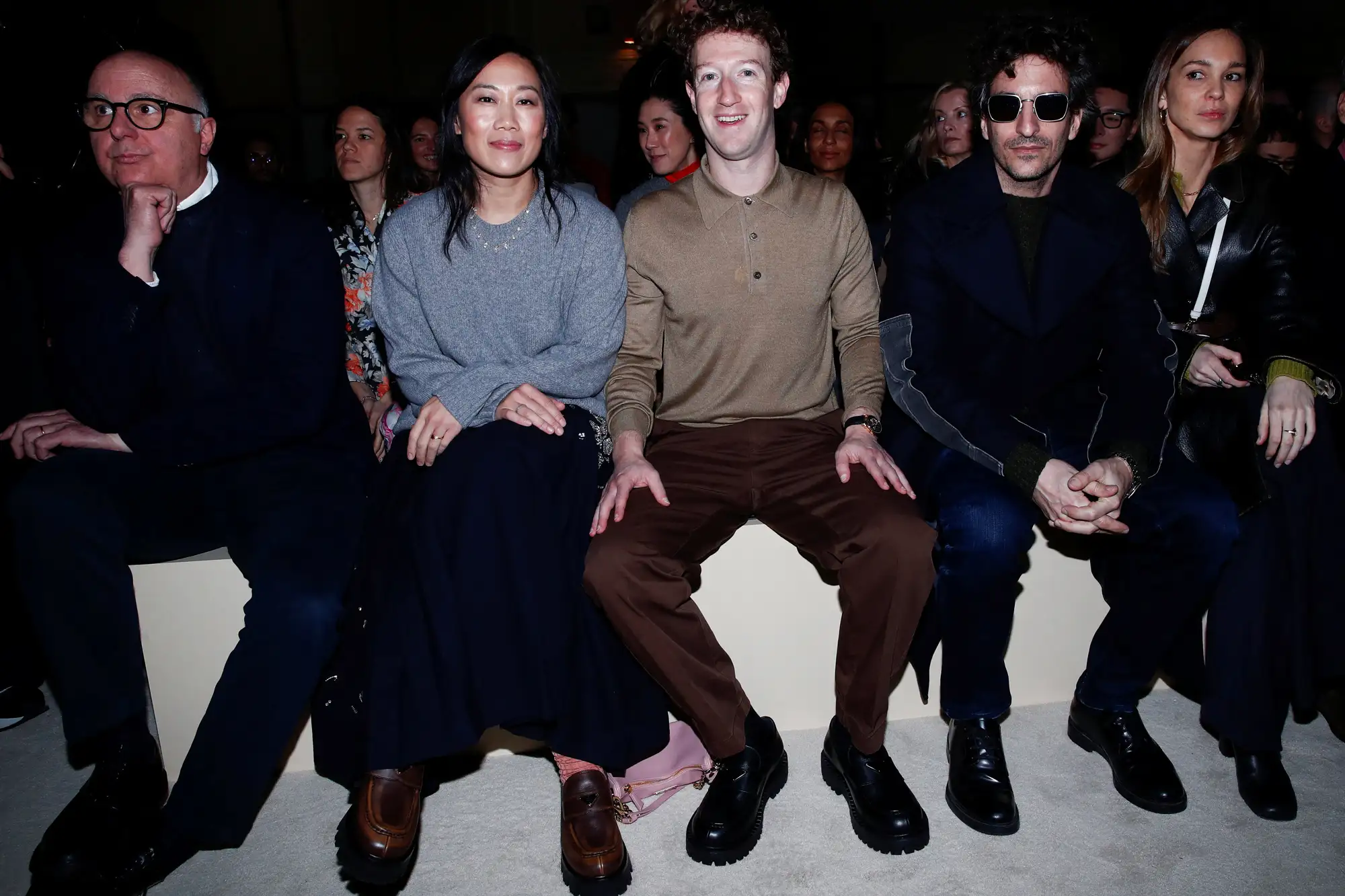 扎克伯格和妻子现身米兰时装周，Meta和Prada正在单干打造AI眼镜 ...