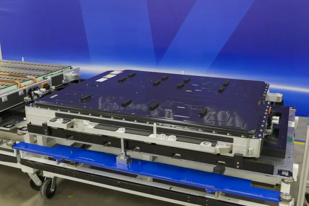 全球电量最大插混电池：蜂巢动力“碉堡 2.0”量产，马上首搭神秘车型上市 ...