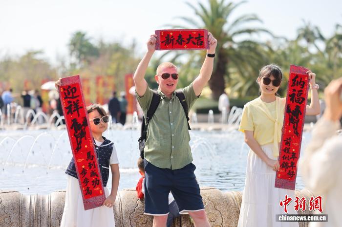 （经济观看）游览+免税 封关激励海南消费新朝气